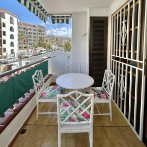Bright 2 Bedroom Apt In Diamantes 3k212